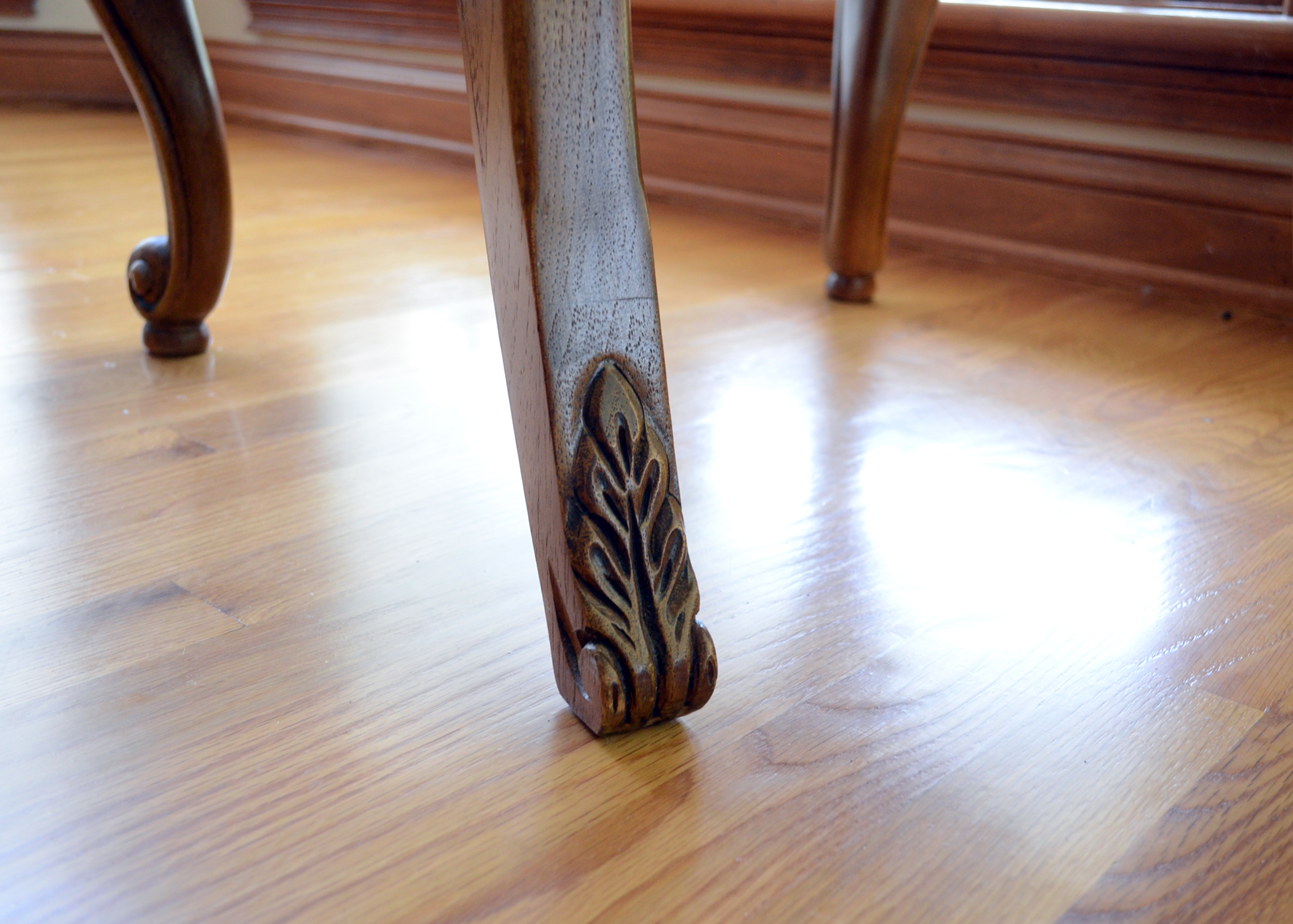 Thomasville French Provincial Style Dining Table and Chairs