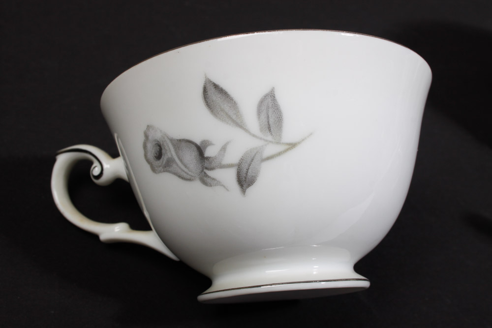 Yamaka "Nocturne" China Set