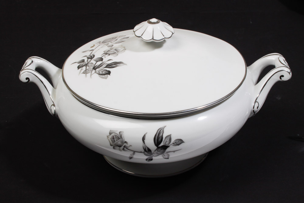 Yamaka "Nocturne" China Set