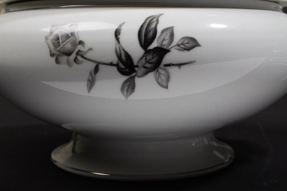 Yamaka "Nocturne" China Set