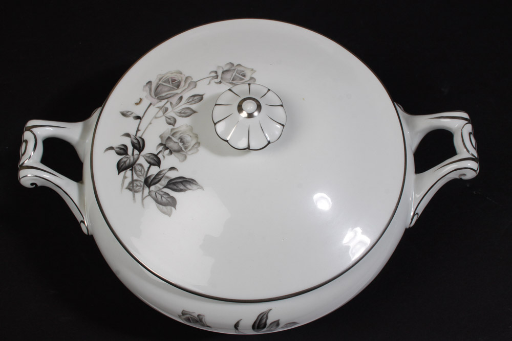 Yamaka "Nocturne" China Set