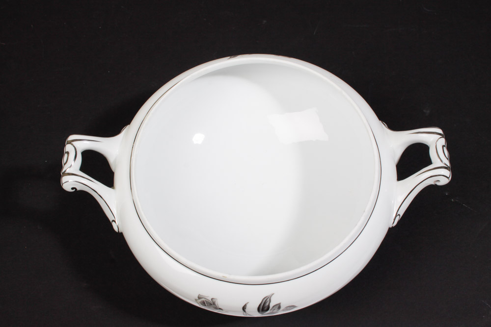 Yamaka "Nocturne" China Set