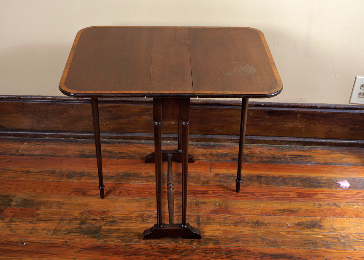 Mahogany Gate Leg Side Table