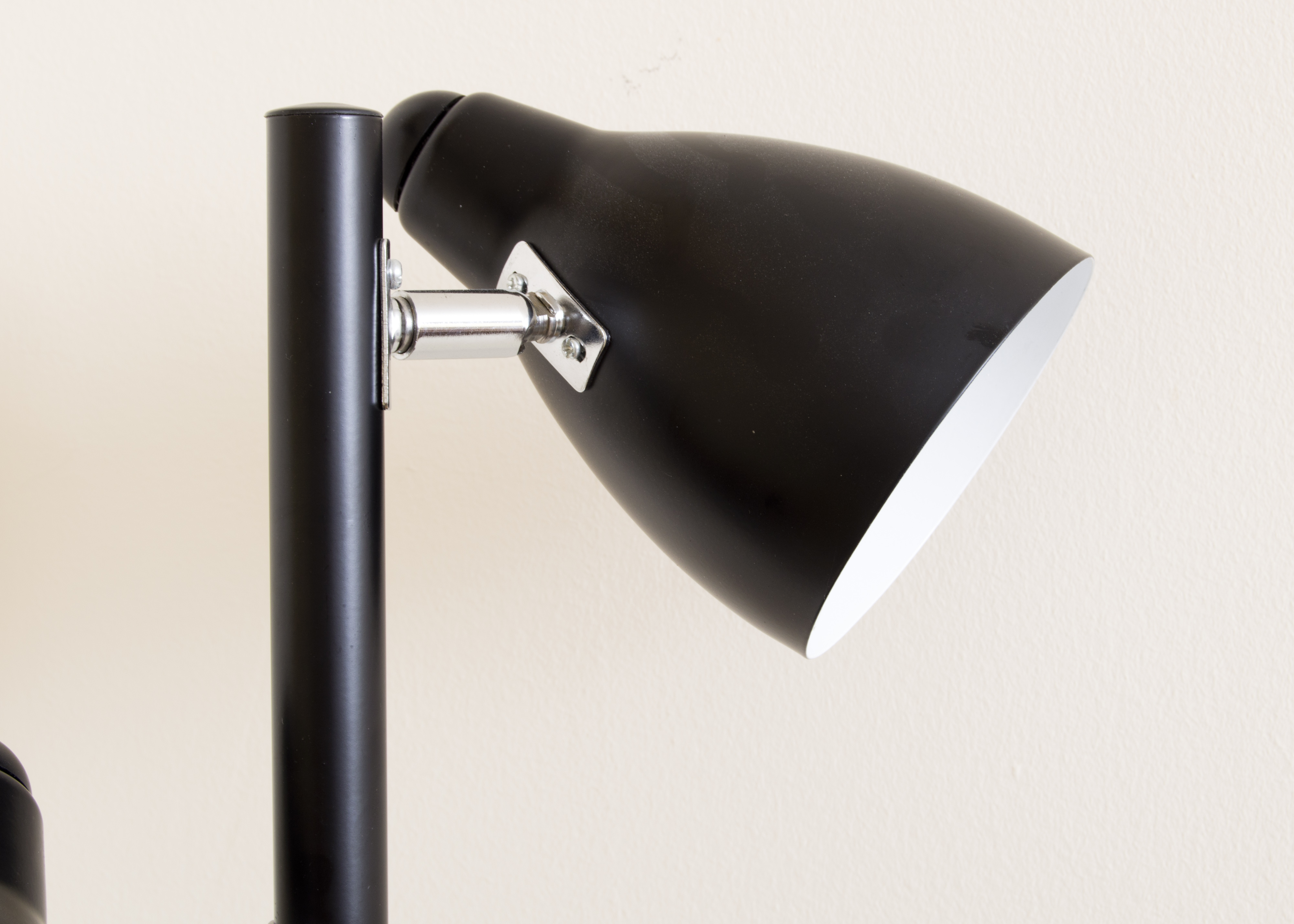 Modern Black Metal Floor Lamp