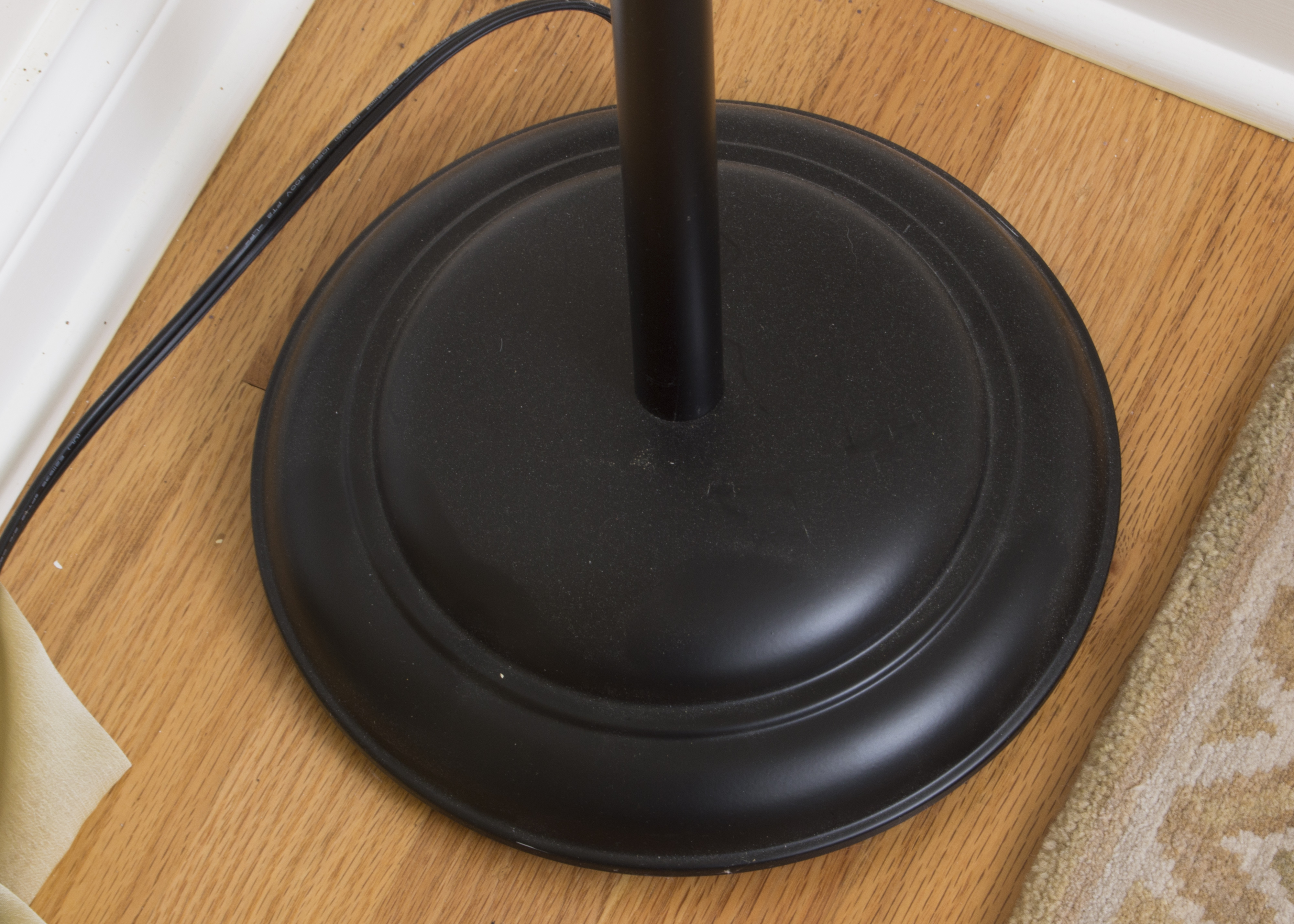 Modern Black Metal Floor Lamp