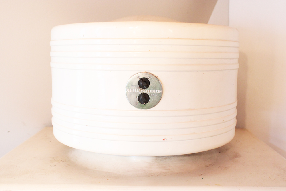 General Electric Monitor Top Refrigerator