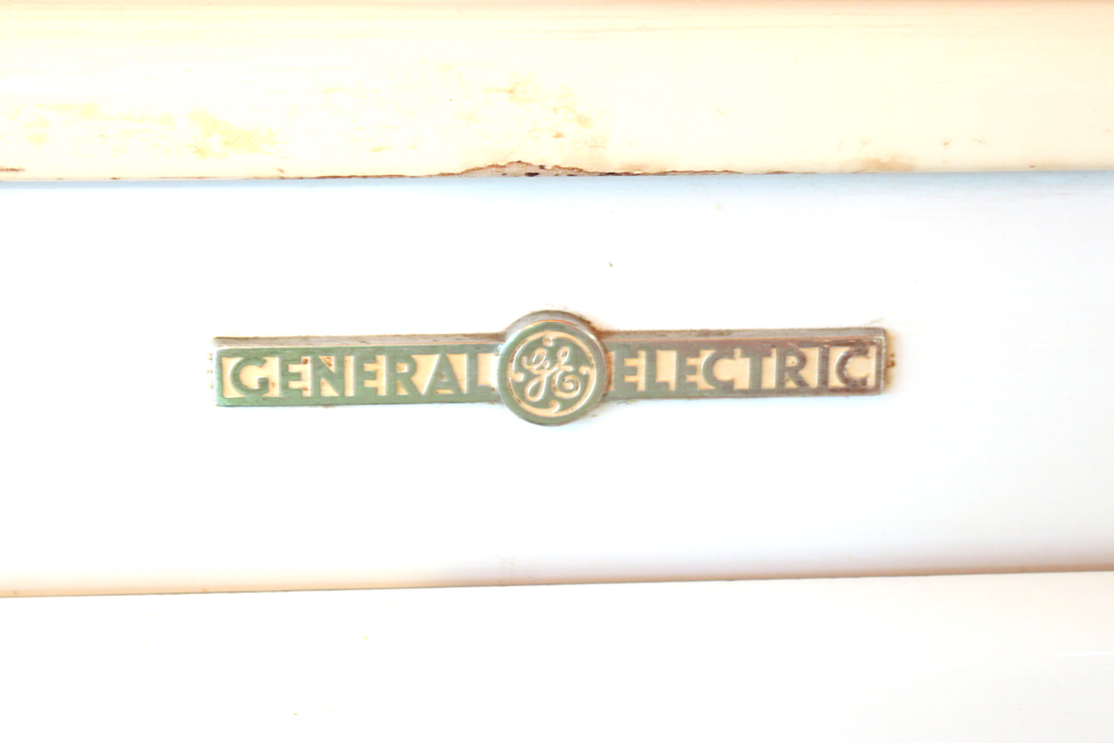 General Electric Monitor Top Refrigerator