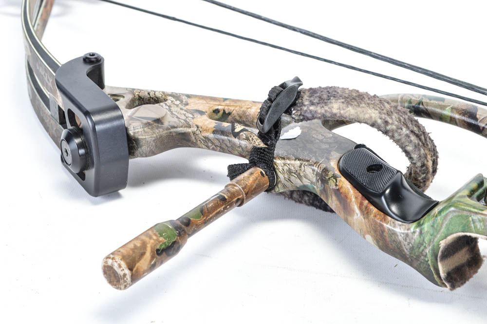 A Hoyt XT 2000 Compound Bow