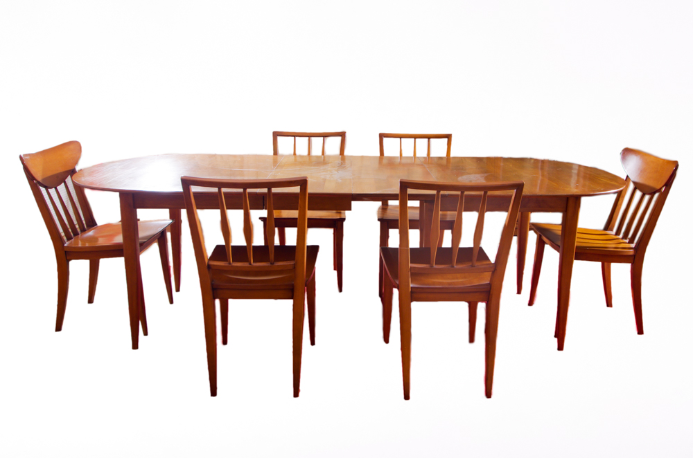 Mid Century Modern Willett Dining Table and Chairs