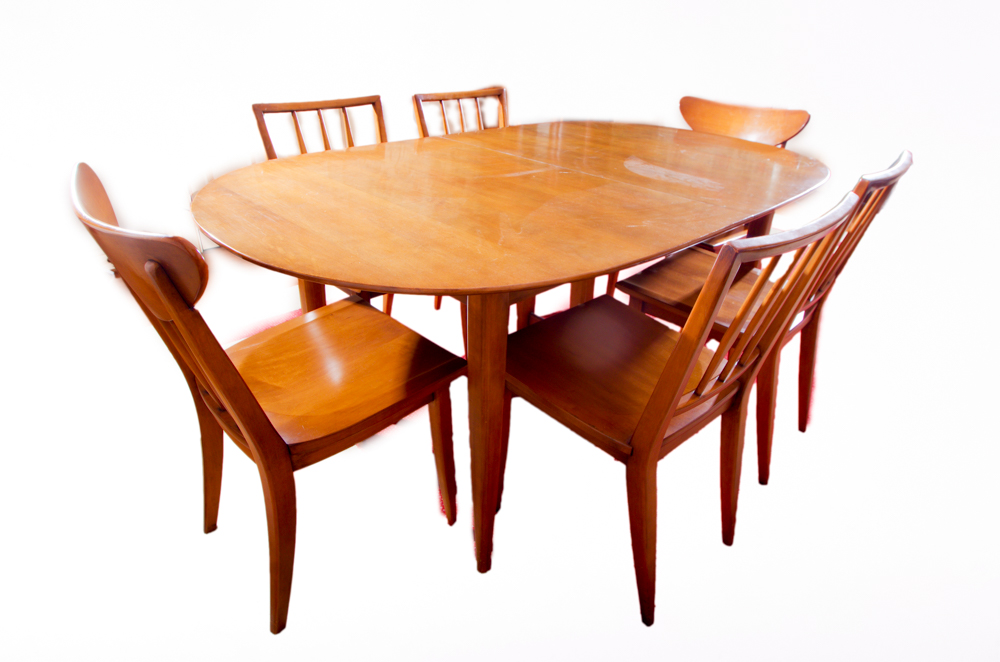 Mid Century Modern Willett Dining Table and Chairs