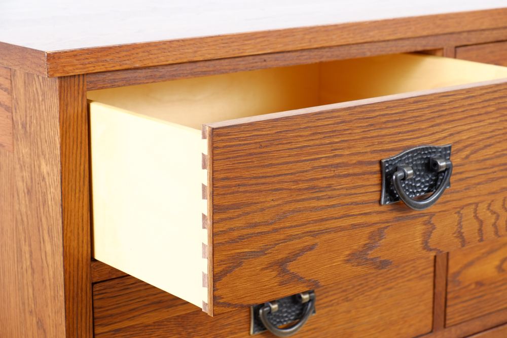 Thomasville Oak Mission Style Chest of Drawers