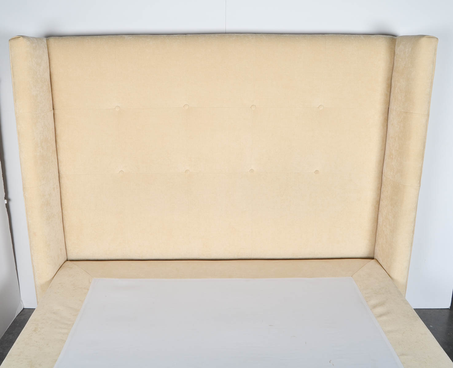 Queen Size Mitchell Gold & Bob Williams Platform Bed