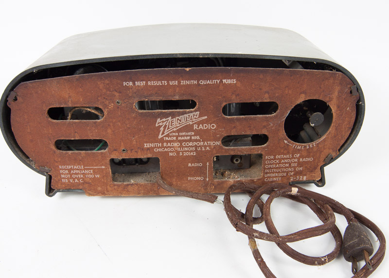 Vintage Zenith Delux Clock Radio
