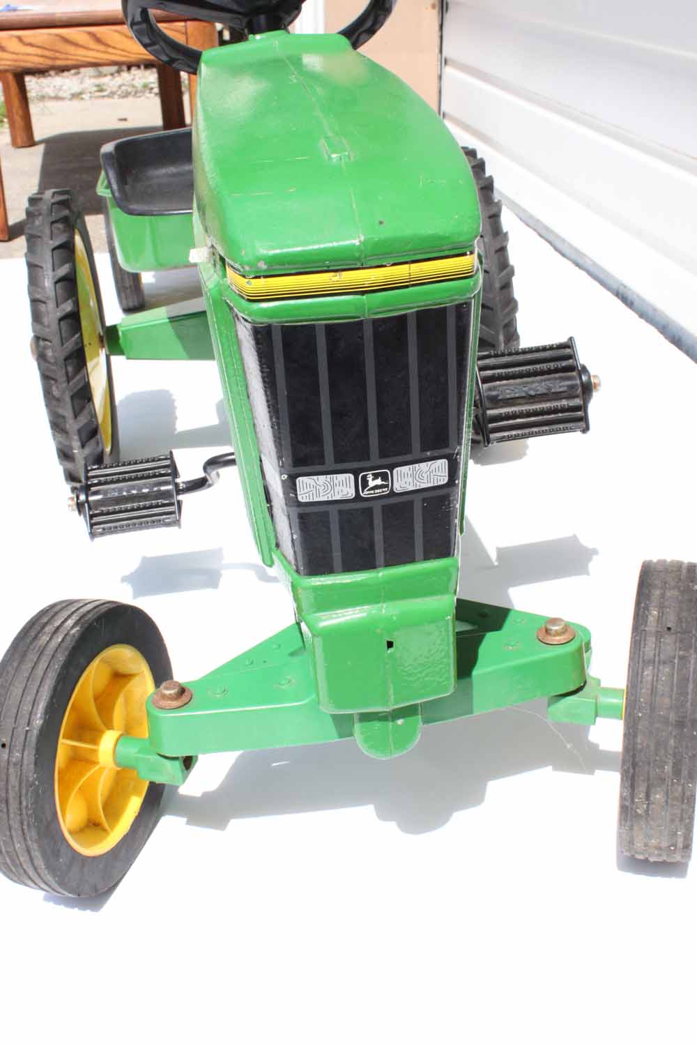 ERTL John Deere 7600 Pedal Tractor and Trailer