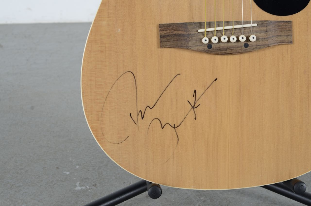 Gibson Acoustic Guitar Signed by Darius Rucker