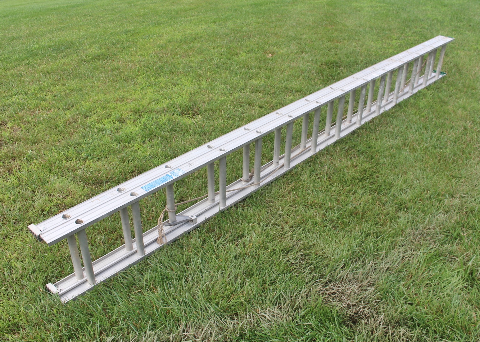 Sears Medium Duty 28' Aluminum Extension Ladder