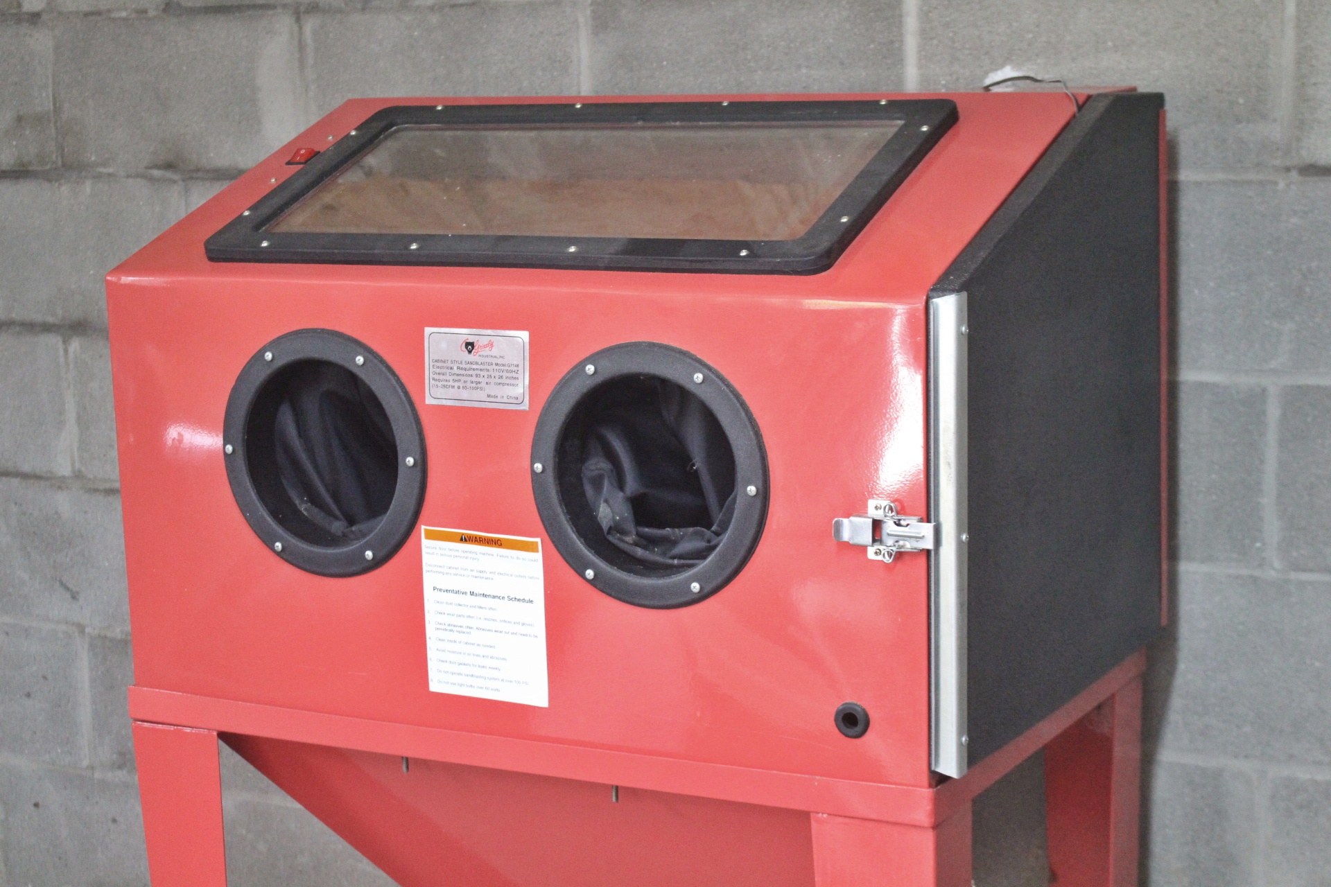 Grizzly Cabinet Sand Blasting Unit
