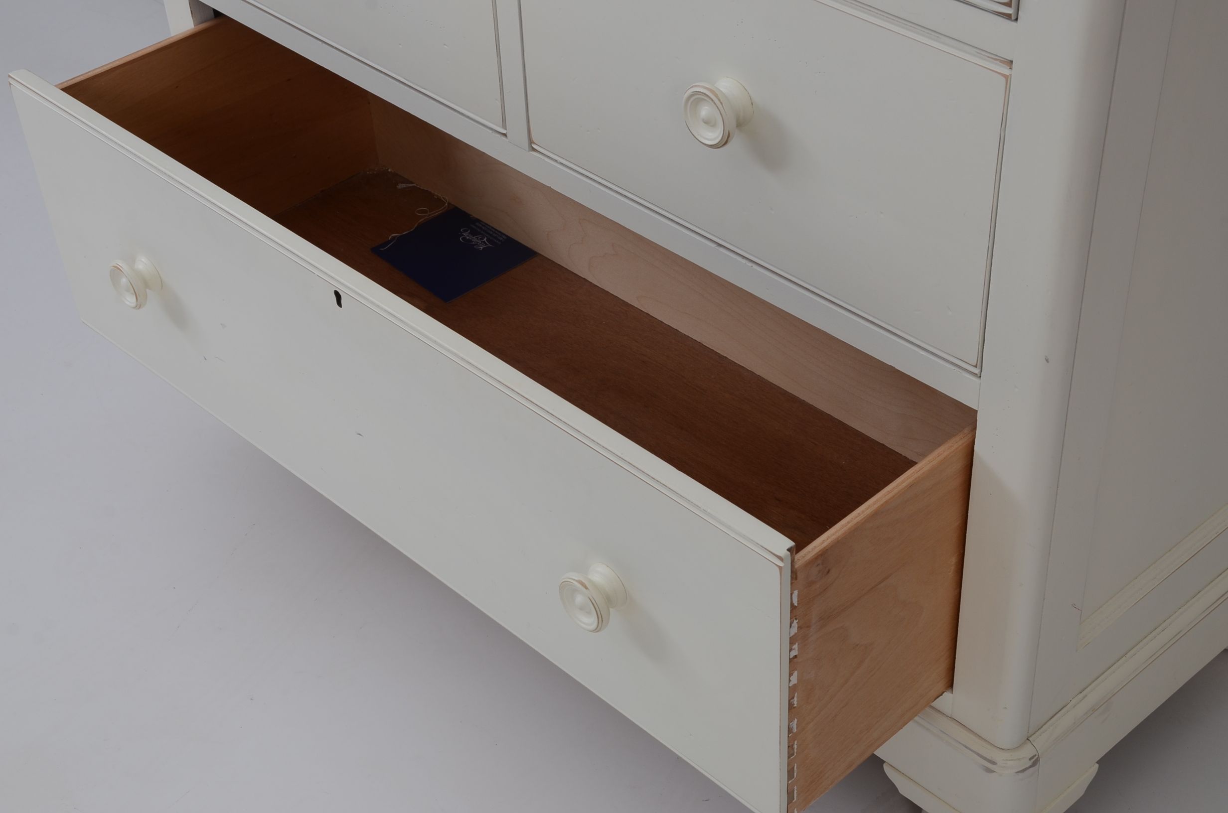 Lexington Seaside Retreat Chest