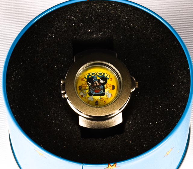 Unisex Disney Toon Analog Wrist Watch in Tin