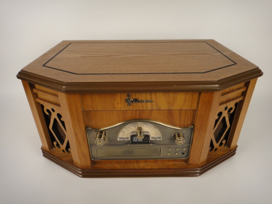 Emerson Vintage Design Classic Turntable Stereo System