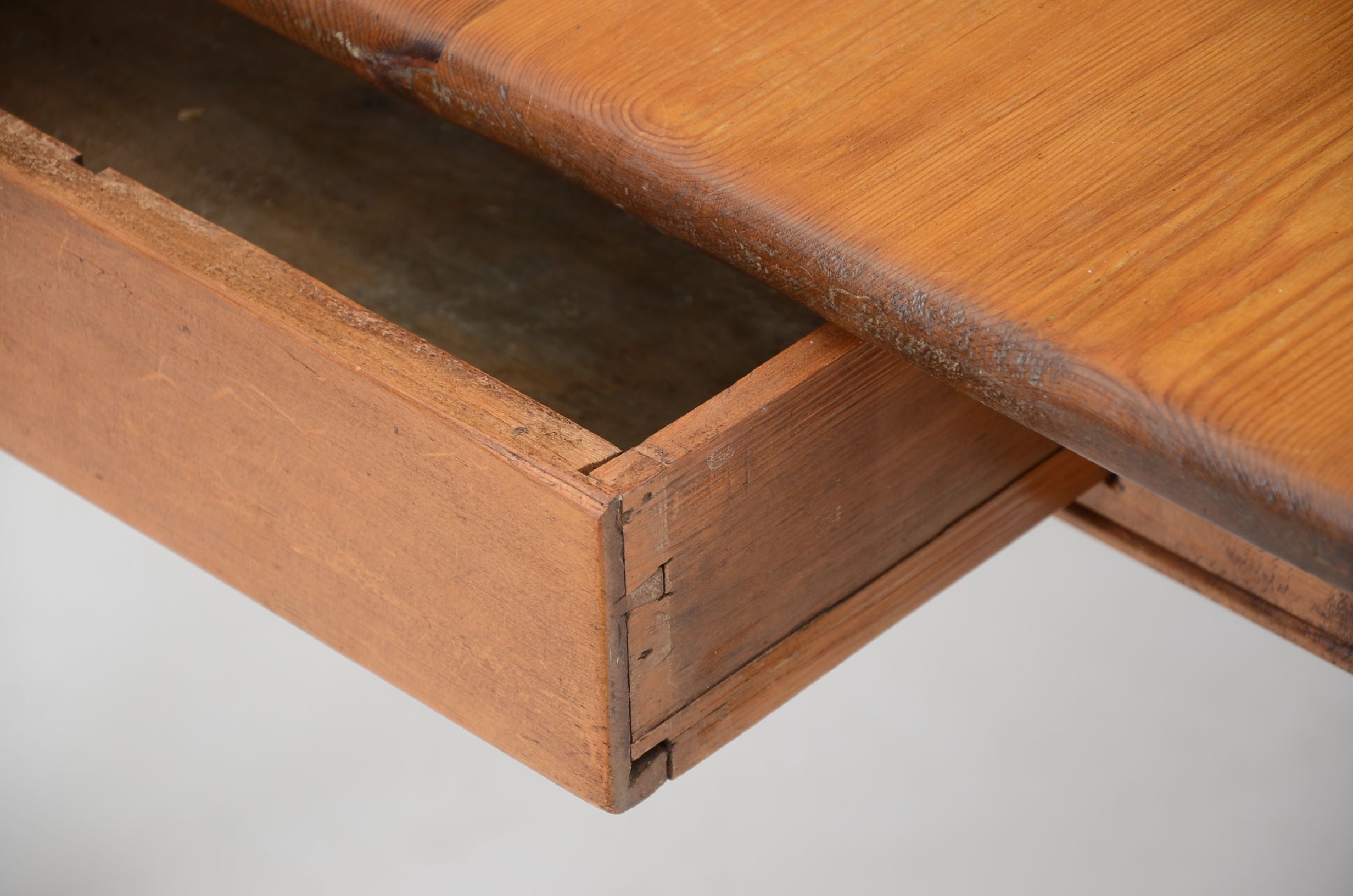 Late 19th Century Pine Farm Table