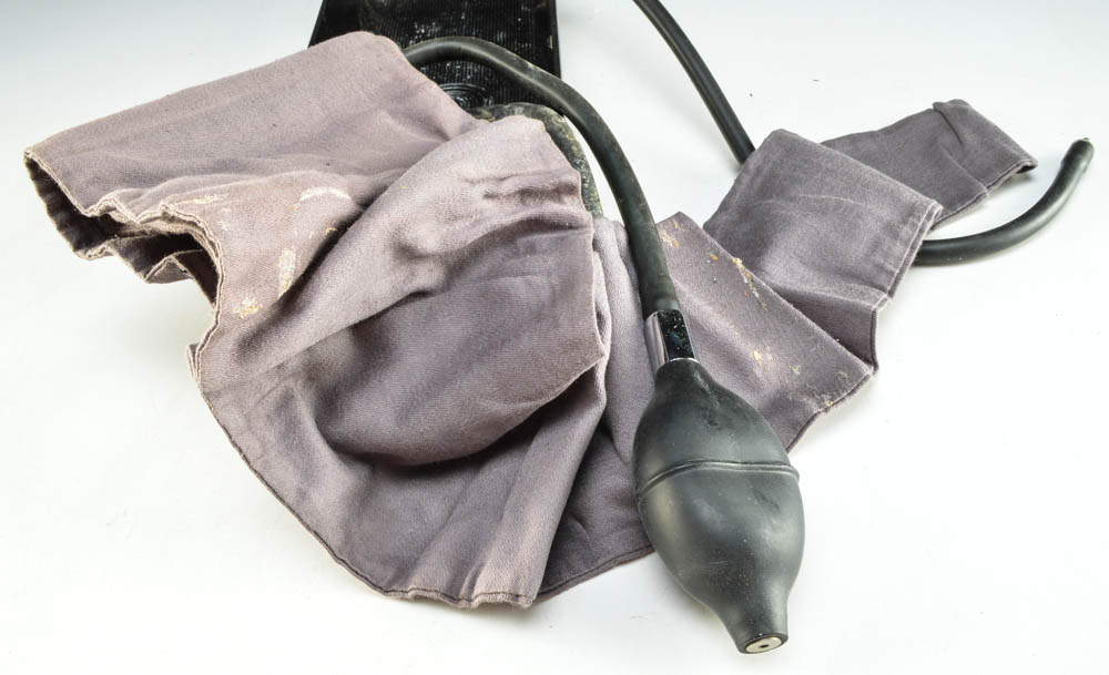 Vintage WA Baum Co. Baumanometer Blood Pressure Cuff