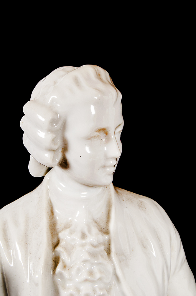 Colonial Figurine Lamp