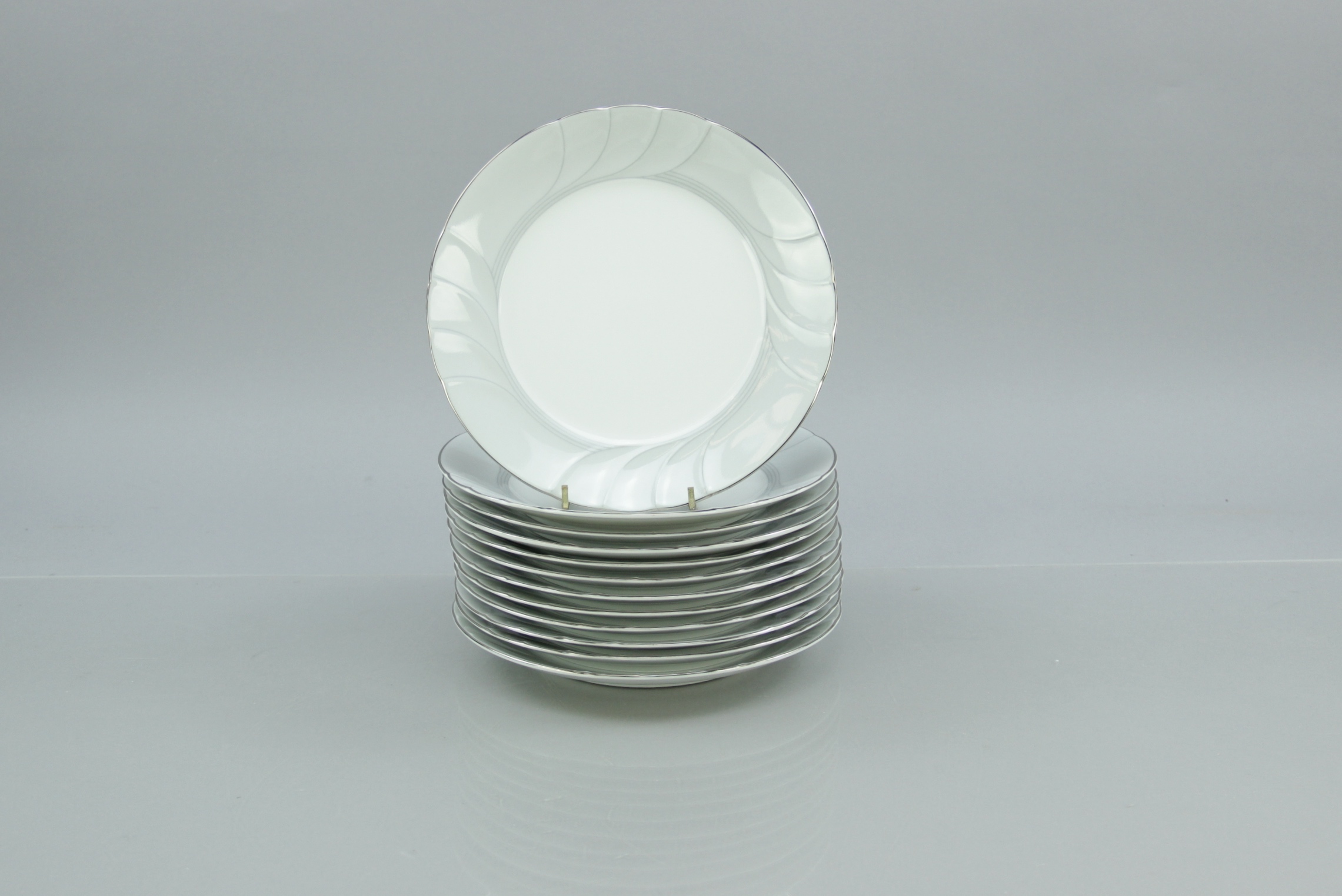 71-Piece Set of Mikasa "Prelude" China