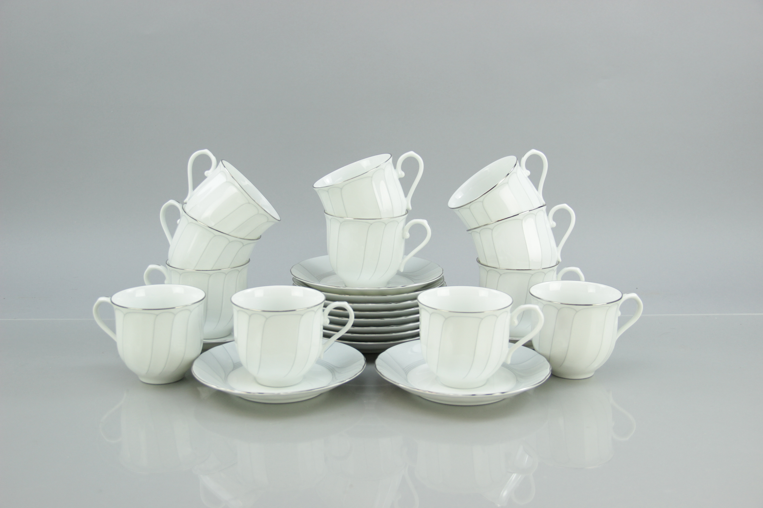 71-Piece Set of Mikasa "Prelude" China