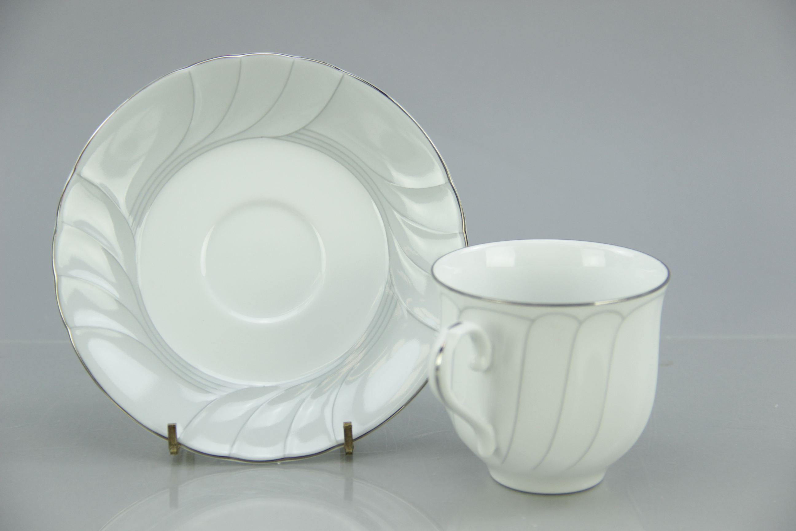 71-Piece Set of Mikasa "Prelude" China