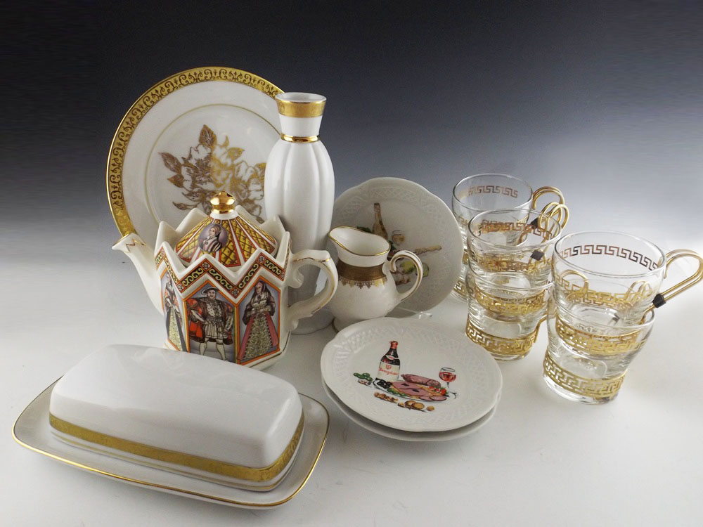 White and Gold Porcelain with French Plates, Henry VIII Teapot