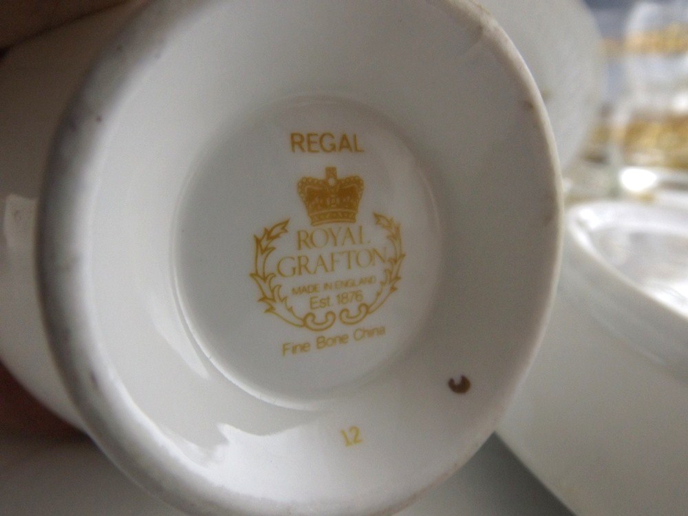 White and Gold Porcelain with French Plates, Henry VIII Teapot