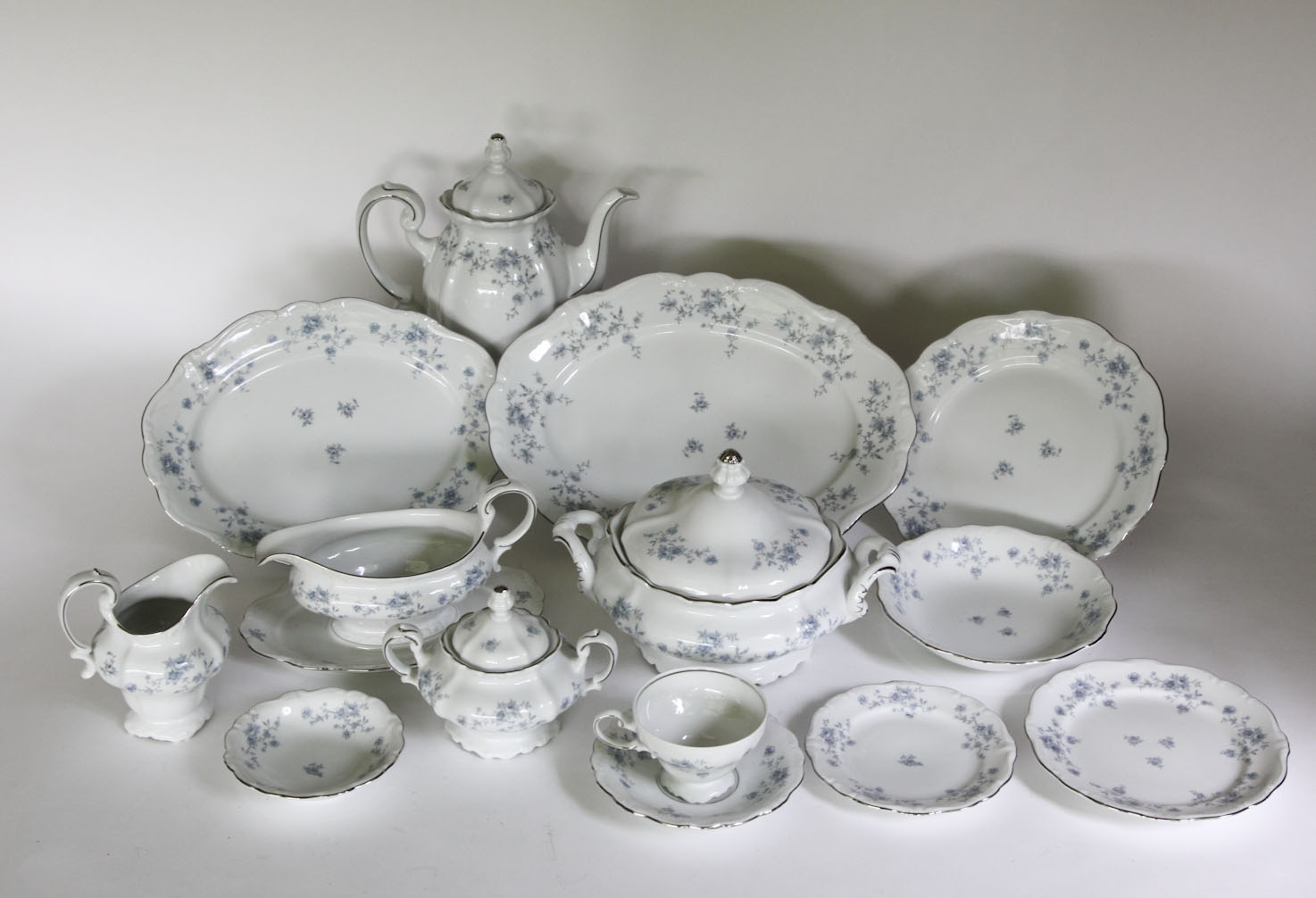 Johann Haviland Blue Garland Dinner Set