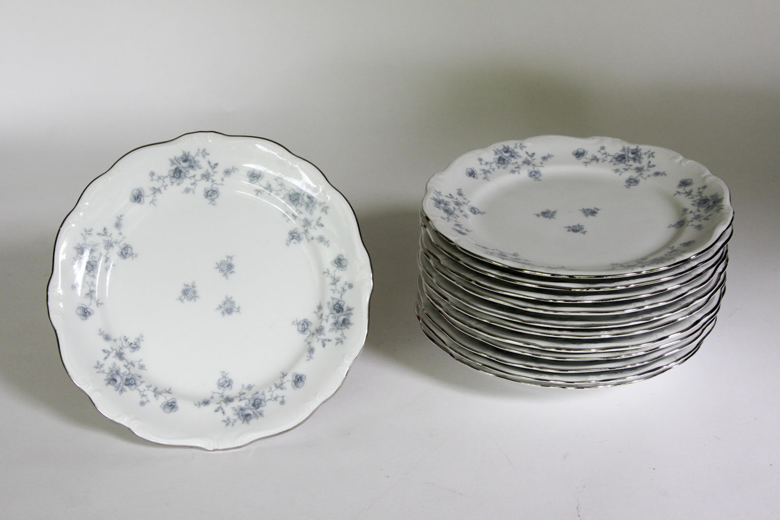 Johann Haviland Blue Garland Dinner Set