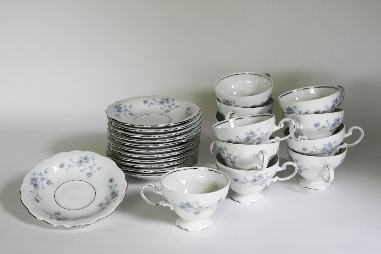 Johann Haviland Blue Garland Dinner Set