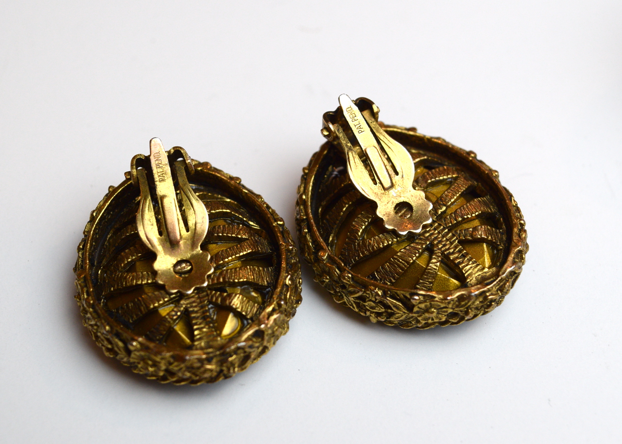 Vintage Green and Gold-Tone Costume Bracelet and Earrings Set