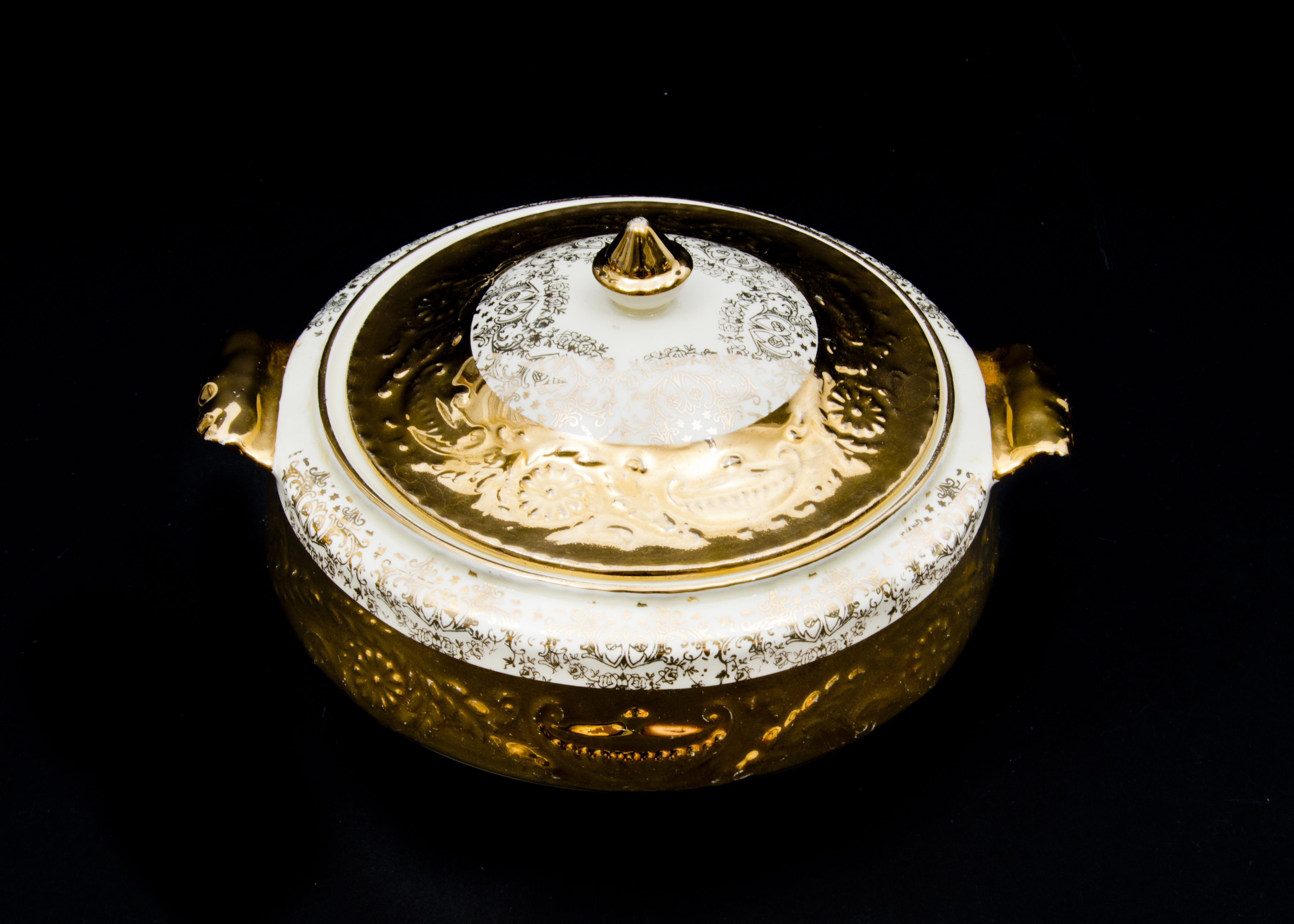 1930s 22 Karat Gold China Set - "Adam Antique" by Steubenville