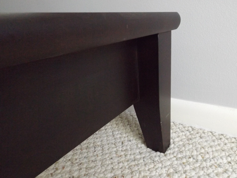 Baronet Espresso Canadian Maple Queen Sized Modern Sleigh Bed