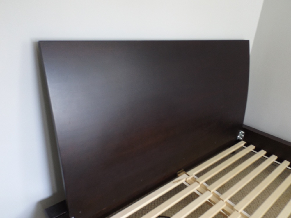 Baronet Espresso Canadian Maple Queen Sized Modern Sleigh Bed