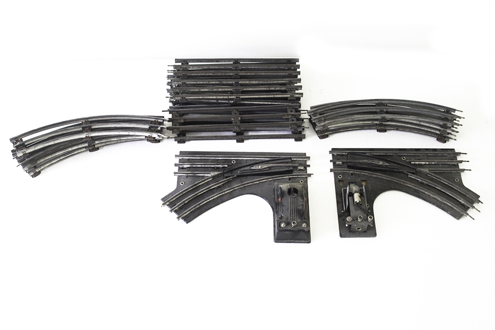 Vintage Lionel O-27 Gauge Model Train Set