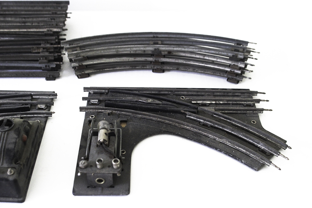 Vintage Lionel O-27 Gauge Model Train Set