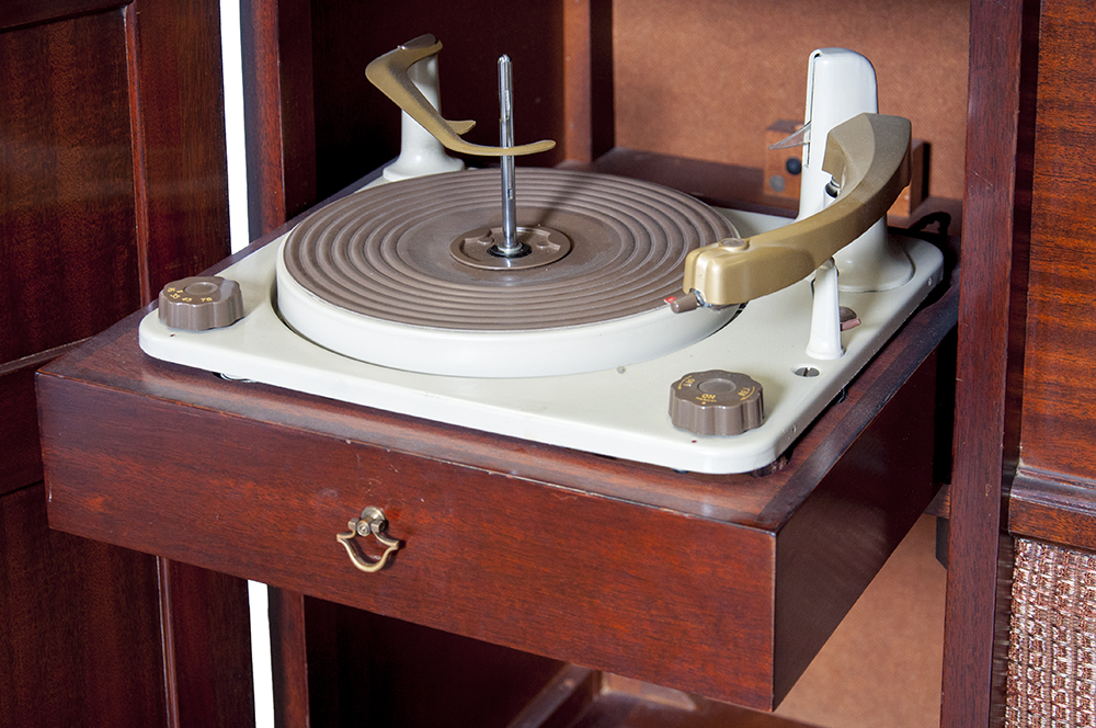 Capehart Phonograph/Radio