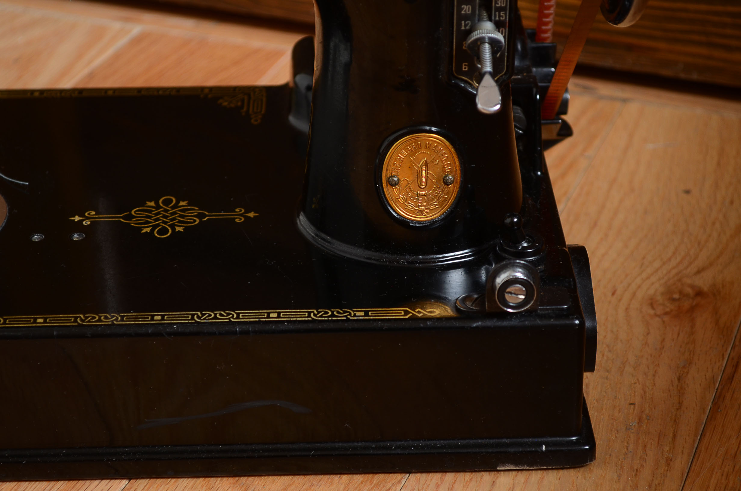 1950s Singer Featherweight Sewing Machine and Sewing Basket