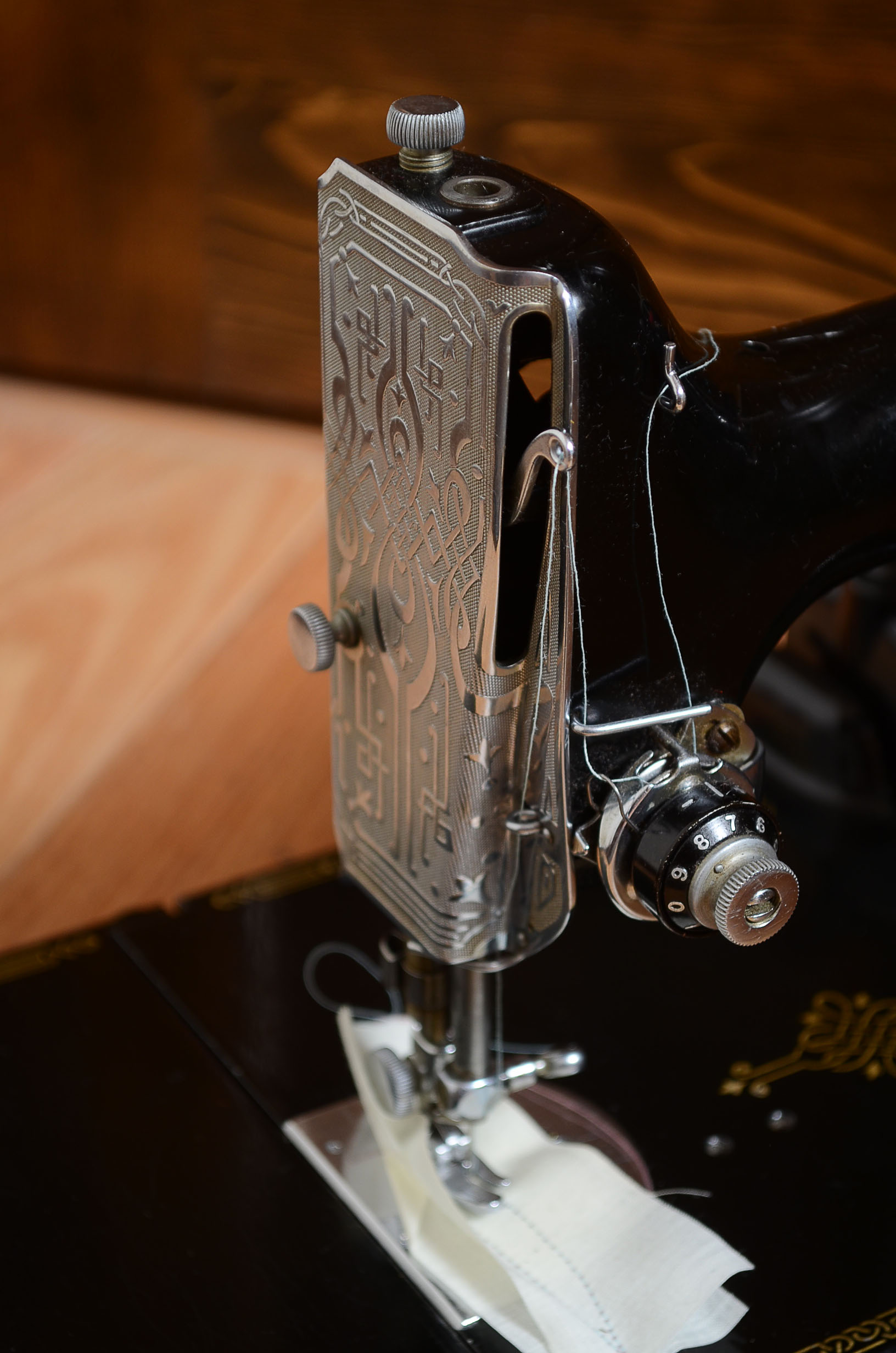 1950s Singer Featherweight Sewing Machine and Sewing Basket