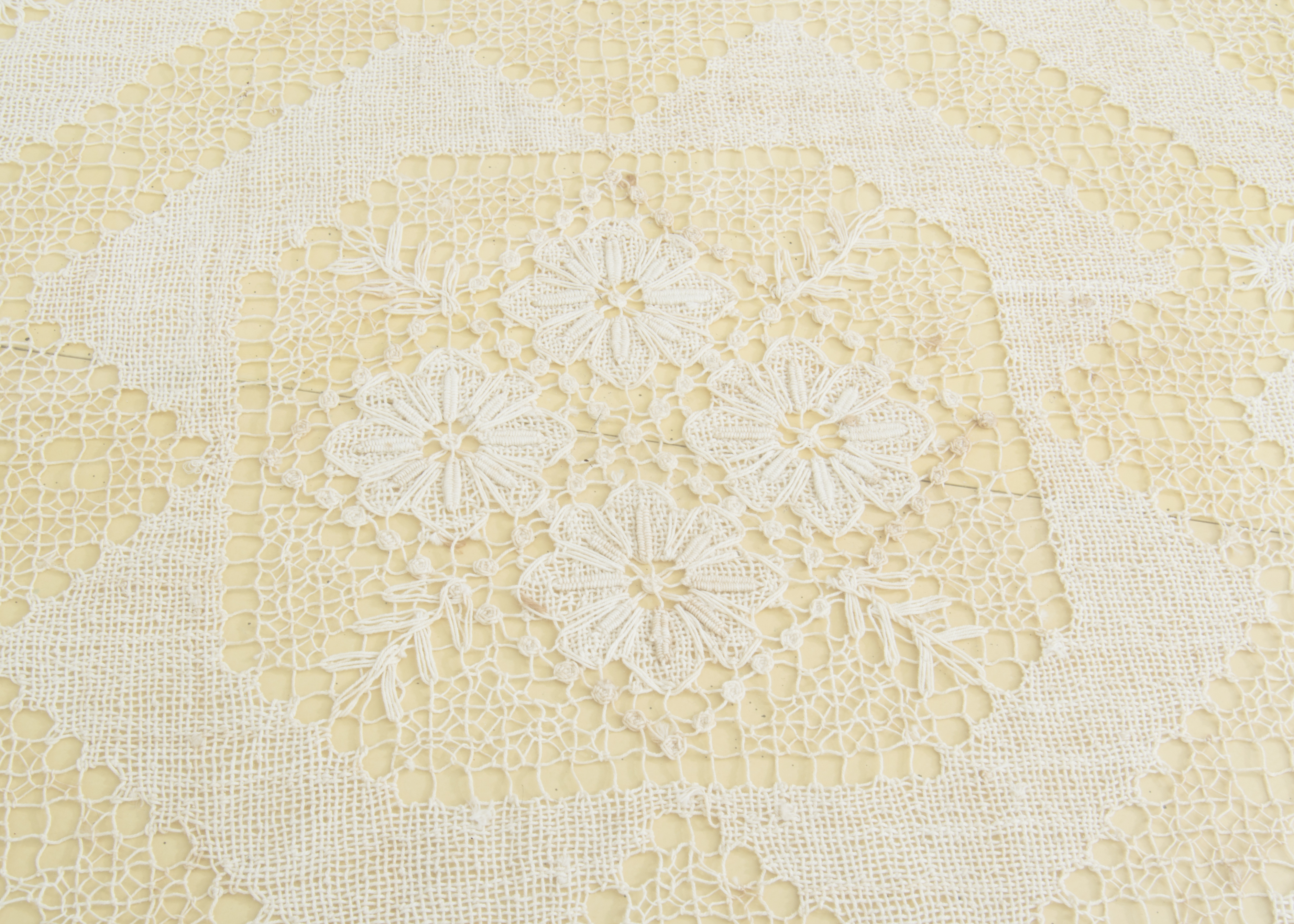 Drexel Heritage Triune Round Table