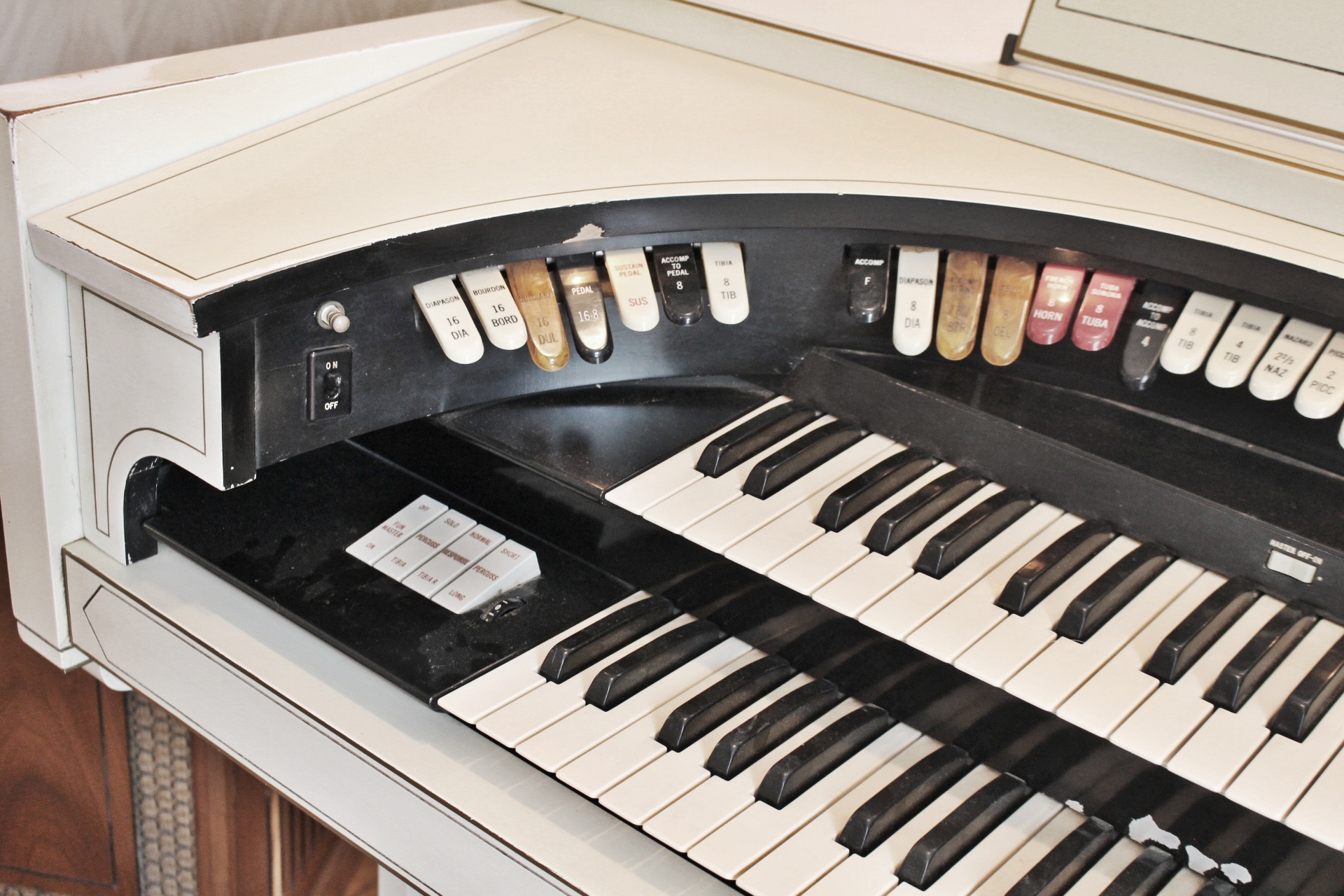 Conn Theater Organ Model 640 and Leslie Speaker