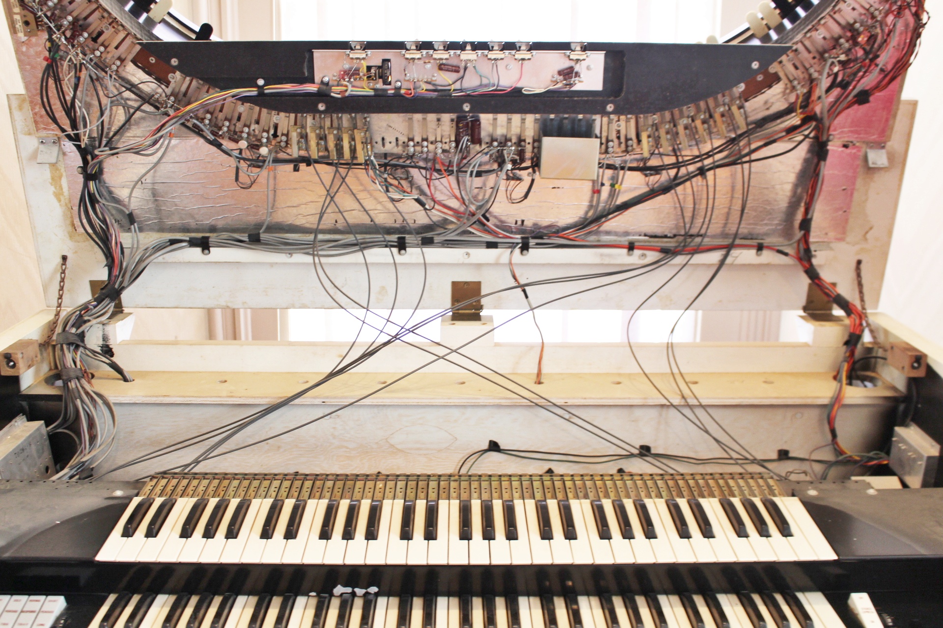 Conn Theater Organ Model 640 and Leslie Speaker