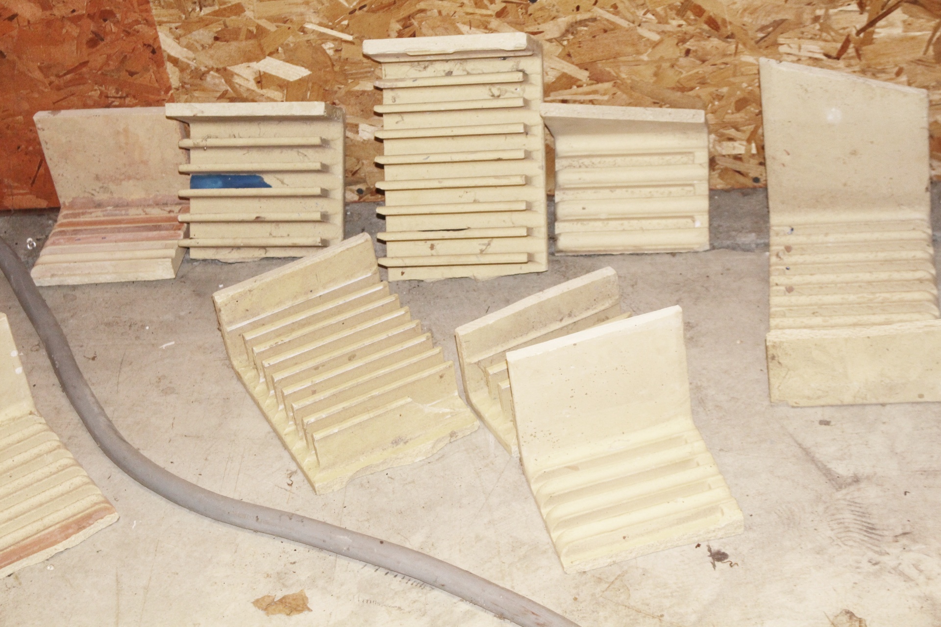 "Evenheat" Manual Kiln w/ Kiln Sitter Control and Supplies