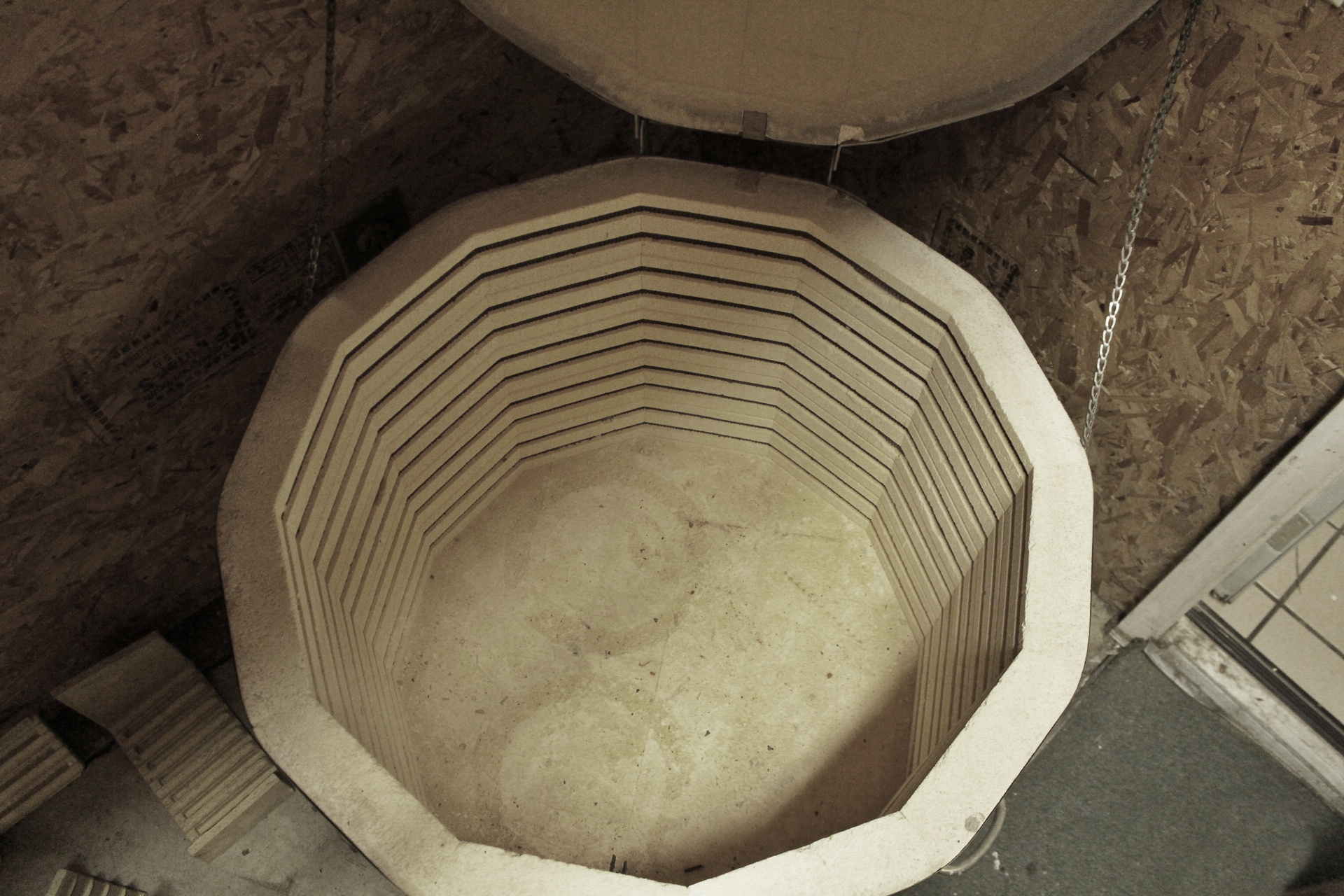 "Evenheat" Manual Kiln w/ Kiln Sitter Control and Supplies