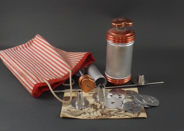 Vintage Mirro Cooky-Pastry Press